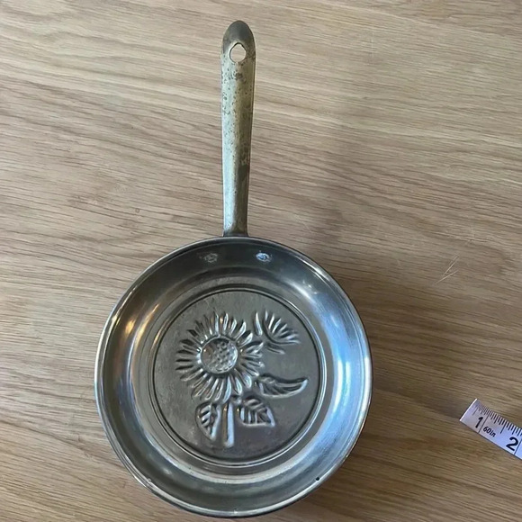 Vintage Small “Copper and Brass” Decor w/Flowers, Made in Korea - Picture 5 of 7